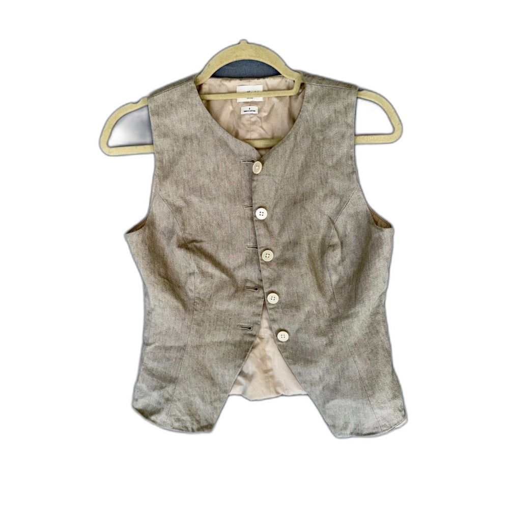 Wildred by Aritzia - the Regal Tailored Vest in Power Linen 4 Preppy